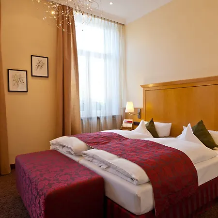 Deutscher Hof מלון