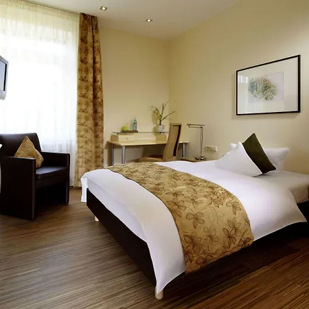 Deutscher Hof 3* טרייר